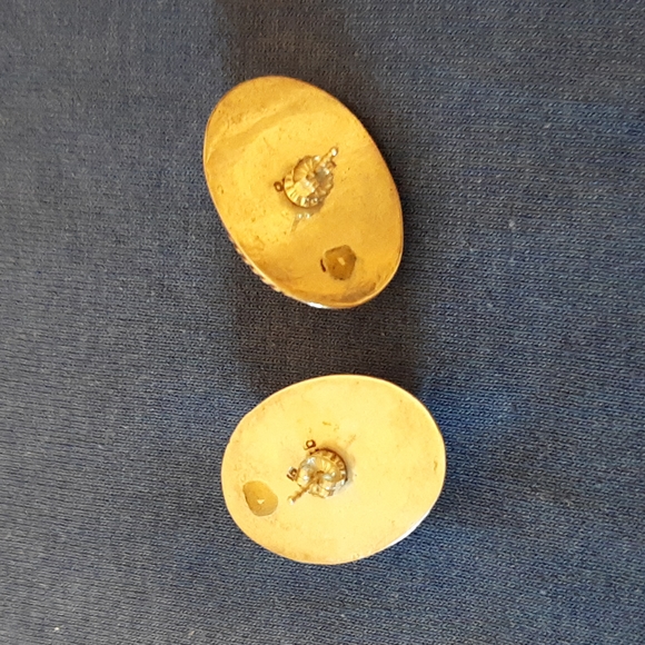 Sterling silver pierced earrings - Picture 2 of 2